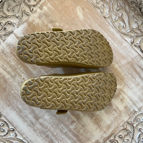 Birkenstock Gold Sandal - Picture 5 of 9